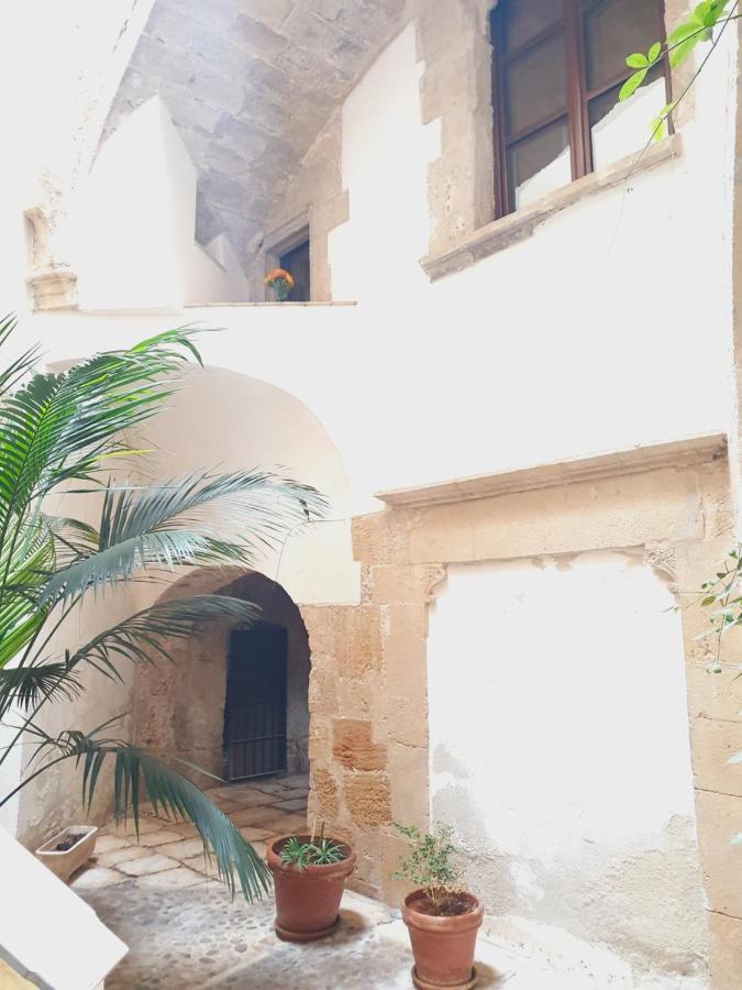 "Guttuso Tribute Suite" Experience Apartment Palermo Exterior photo